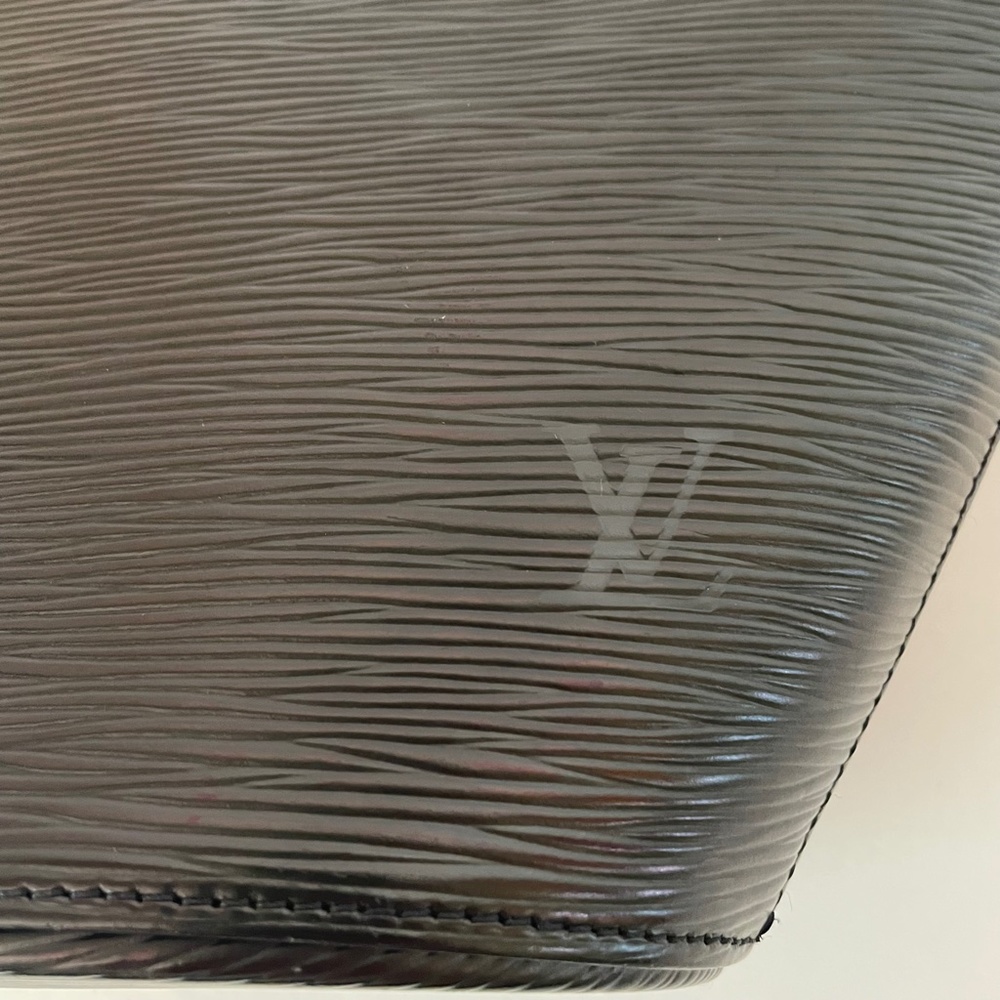 Louis Vuitton Noctambule Epi Tote Black Leather Vintage Lucite Handle - Picture 7 of 16